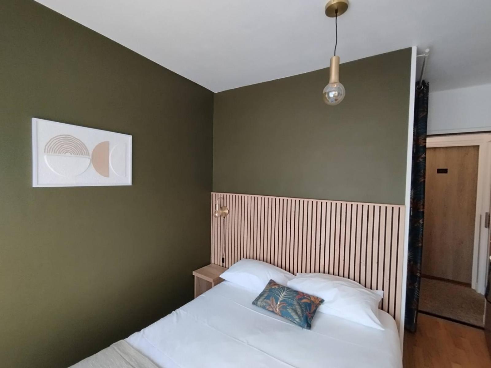 Brit Hotel des Halles Concarneau Buitenkant foto