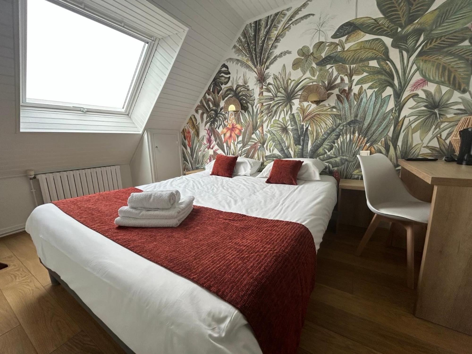 Brit Hotel des Halles Concarneau Buitenkant foto